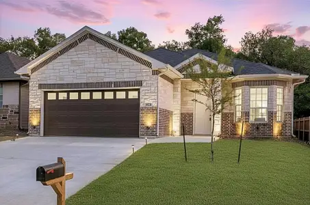 New construction Single-Family house 413 Henderson St, Bonham, TX 75418 - image