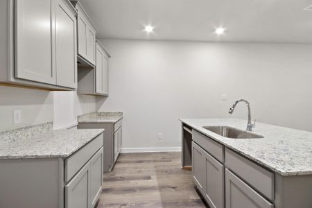 New construction Single-Family house 523 Shoreview Dr, Conroe, TX 77303 plan Barnett - image 9