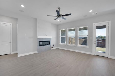 New construction Single-Family house 1026 Beaverbrook Ln, DeSoto, TX 75115 plan The Seguin - image 17