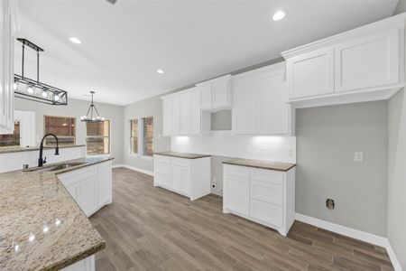 New construction Single-Family house 512 Sandy Oaks Dr, Huntsville, TX 77340 - image 11