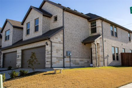 New construction Townhouse house 642 Sandiford Ct, Mansfield, TX 76063 - image