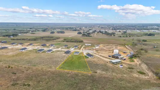 New construction Single-Family house 140 Camino Verde, La Vernia, TX 78121 - image