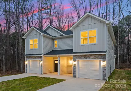 New construction Townhouse house 2113 Gemway Dr, Charlotte, NC 28216 - photo 0