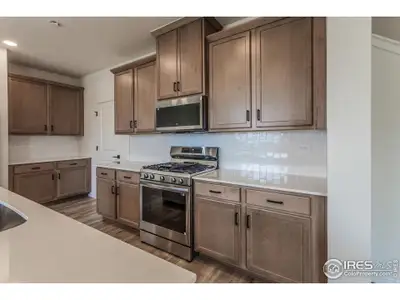 New construction Single-Family house 1600 Sunflower Wy, Johnstown, CO 80534 - image 6