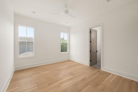 New construction Single-Family house 1411 Thornton Rd, Houston, TX 77018 - image 20