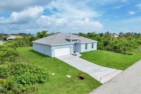 New construction Single-Family house 9245 Zorn St, Port Charlotte, FL 33981 - image
