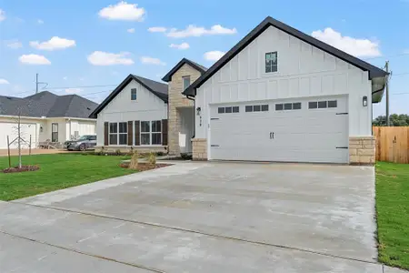 New construction Single-Family house 920 Gallant Fox Rd, Hewitt, TX 76643 - image