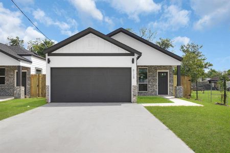 New construction Single-Family house 8128 Sunbury Street Street, Houston, TX 77028 - photo 0