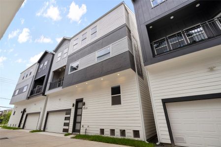 New construction Single-Family house 1210 W 17Th St, Unit E, Houston, TX 77008 - image