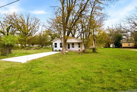 New construction Single-Family house 243 Meadow Lake Dr, Seguin, TX 78155 - image