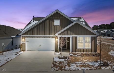 New construction Single-Family house 1833 Hydrangea Way, Fuquay Varina, NC 27526 Prestige- photo 2 2