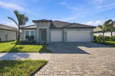 New construction Single-Family house 1660 Lugano Cir, Nokomis, FL 34275 plan Crystal - image