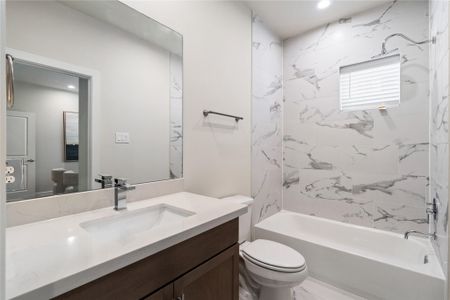 New construction Single-Family house 3923 Willowbend Point Dr, Houston, TX 77025 - image 15