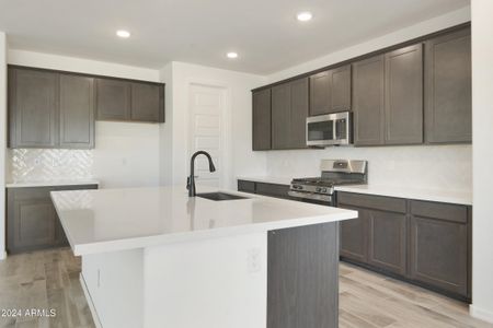 New construction Single-Family house 15656 W Mercer Lane, Surprise, AZ 85379 - photo 8 8