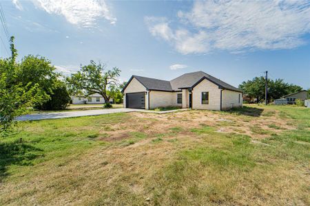New construction Single-Family house 614 W Wheeler St, Breckenridge, TX 76424 - image