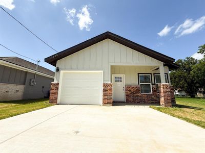 New construction Single-Family house 3200 Poplar St, Greenville, TX 75402 null- photo 0