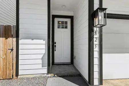 New construction Single-Family house 825 Woodcrest Dr, Houston, TX 77018 - image 3