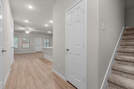 New construction Single-Family house 9024 Madera Rd, Houston, TX 77078 - image 8