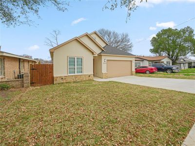 New construction Single-Family house 1033 E Bowie St, Fort Worth, TX 76104 - image