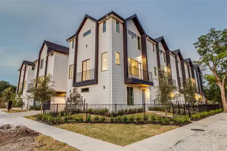 New construction Townhouse house 3308 Birmingham Ave, Unit C11, Dallas, TX 75210 - image