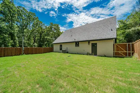 New construction Single-Family house 154 Carolyn Rd, Mabank, TX 75156 - image