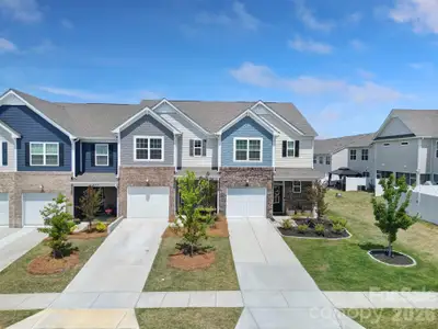 New construction Townhouse house 8042 Scarlet Maple Ln, Fort Mill, SC 29708 - image