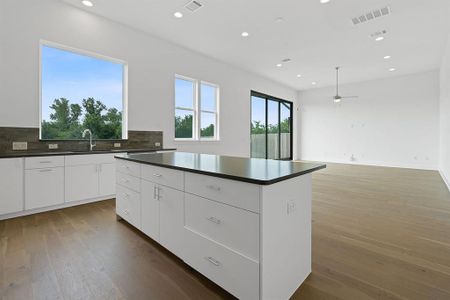 New construction Single-Family house 6104 Sendero Hills Pkwy, Austin, TX 78724 Lewis- photo 6 6