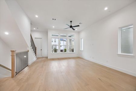 New construction Single-Family house 3707 Somerset York Ln, Houston, TX 77055 - image 19