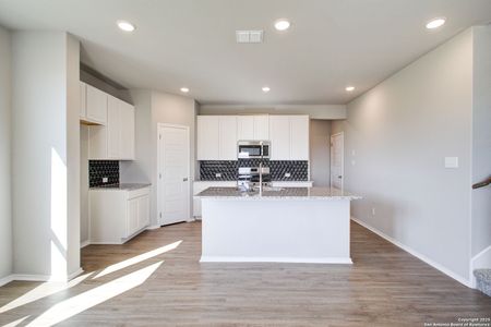 New construction Single-Family house 10521 Briceway Clb, San Antonio, TX 78254 The Murray K- photo 43 43