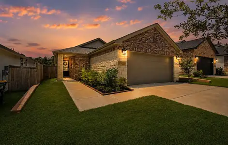 New construction Single-Family house 1741 Cayden Oak Ln, Conroe, TX 77304 plan The Sequoia (311) - image