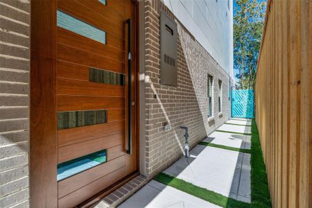 New construction Condo house 708 W Tenth St, Unit 101, Dallas, TX 75208 - image