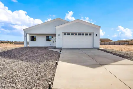 New construction Single-Family house 10153 W Wenden Dr, Arizona City, AZ 85123 - image