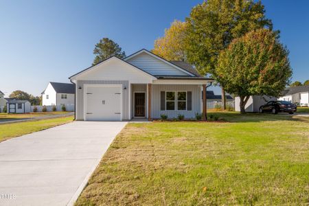 New construction Single-Family house 325 W Woodall Street, Benson, NC 27504 - photo 0