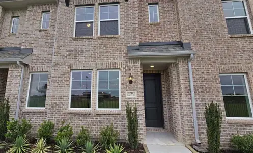New construction Townhouse house 5720 Lakeview Dr, Watauga, TX 76148 - image