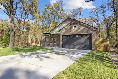 New construction Single-Family house 212 E Beachwood Lp, Trinidad, TX 75163 - image