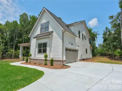New construction Single-Family house 2315 Chateau Ct, Matthews, NC 28105 - image