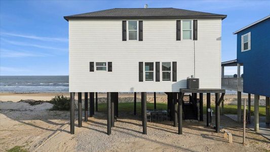 New construction Single-Family house 1326 Emerald Dr, Crystal Beach, TX 77650 - image