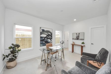 New construction Single-Family house 923 Fisher St, Unit E, Houston, TX 77018 - image 10