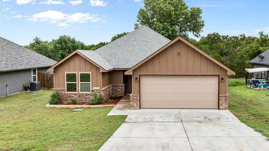 New construction Single-Family house 2615 San Gabriel Dr, Granbury, TX 76048 - image