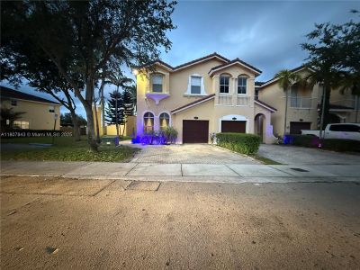 New construction Townhouse house 15029 Sw 8Th Ter, Miami, FL 33194 null- photo 0