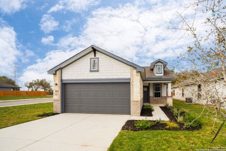 New construction Single-Family house 16531 Ginger Crossing, Elmendorf, TX 78112 Nantucket- photo 0