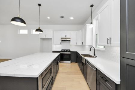 New construction Single-Family house 723 Marcella St, Unit B, Houston, TX 77091 - image 4