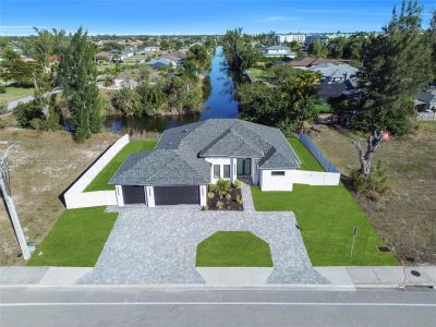New construction Single-Family house 2219 Surfside Blvd, Cape Coral, FL 33991 - image