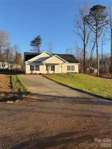 New construction Single-Family house 1015 Fairfield Dr, Yadkinville, NC 27055 - image