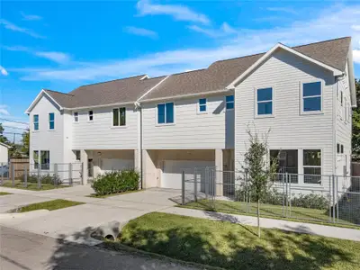 New construction Single-Family house 1810 Yates St, Houston, TX 77020 - image 2