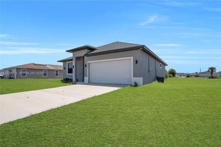 New construction Single-Family house 8045 Buttercup Cir, Labelle, FL 33935 - image