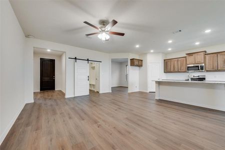 New construction Single-Family house 3522 Austin St, Gainesville, TX 76240 Cascade II- photo 5 5