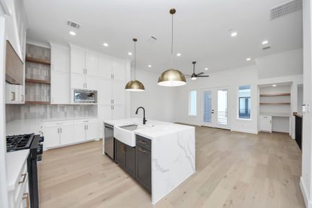 New construction Single-Family house 929 Fisher St, Unit F, Houston, TX 77018 - image 10