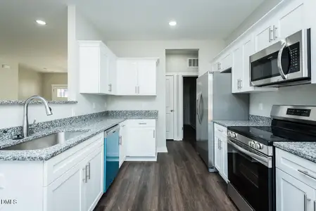 New construction Single-Family house 411 E Lee Ave, Yadkinville, NC 27055 plan McKenzie B - image 2