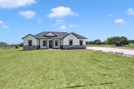 New construction Single-Family house 112 Rosebud Ranch Rd, Bertram, TX 78605 - image